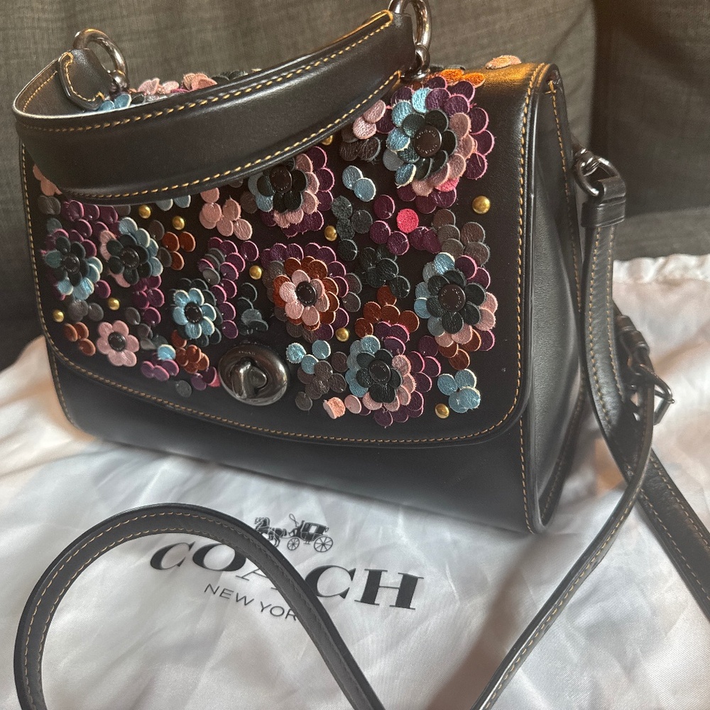 Coach medium  size purse